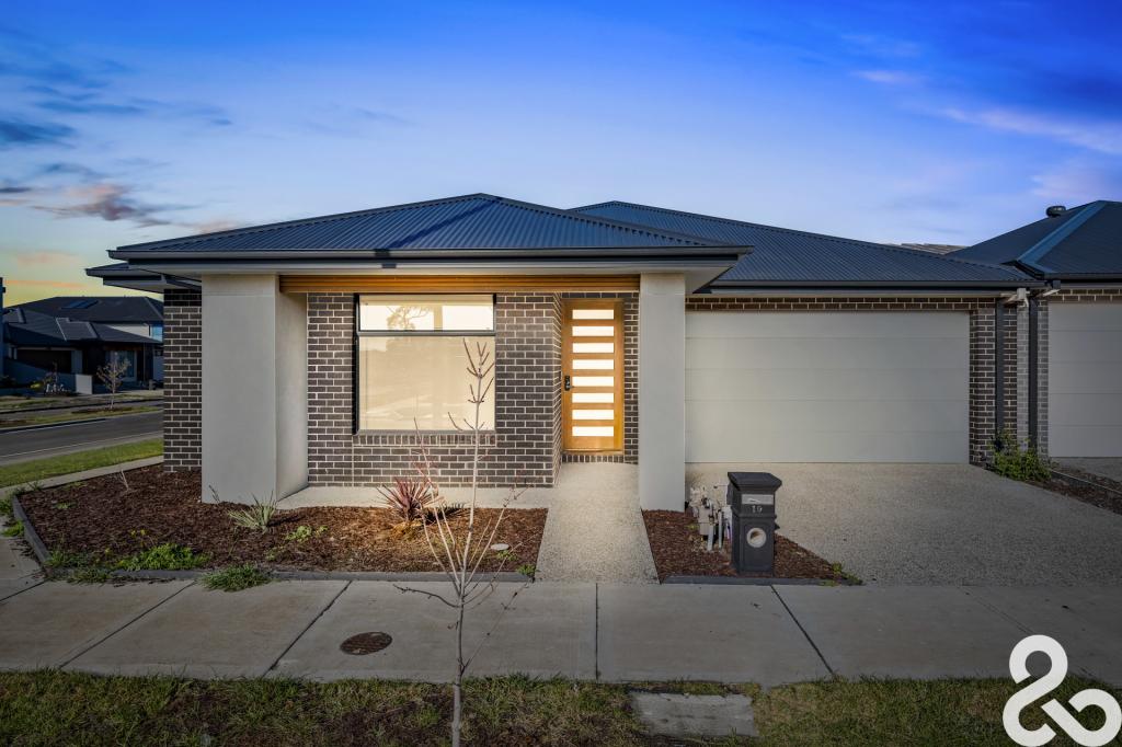 10 PANTHEON ST, WOLLERT, VIC 3750