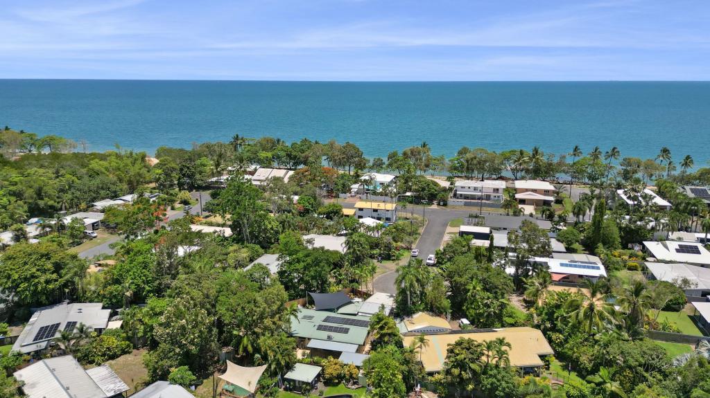 1 Wallum Cl, Holloways Beach, QLD 4878