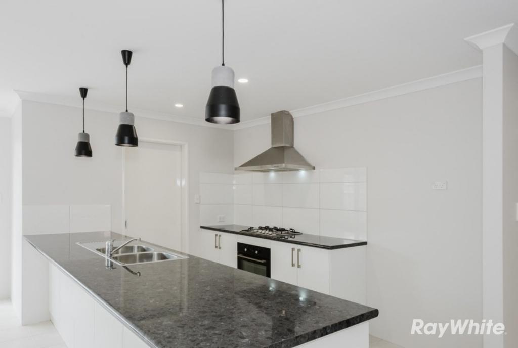 284 Peelwood Pde, Halls Head, WA 6210