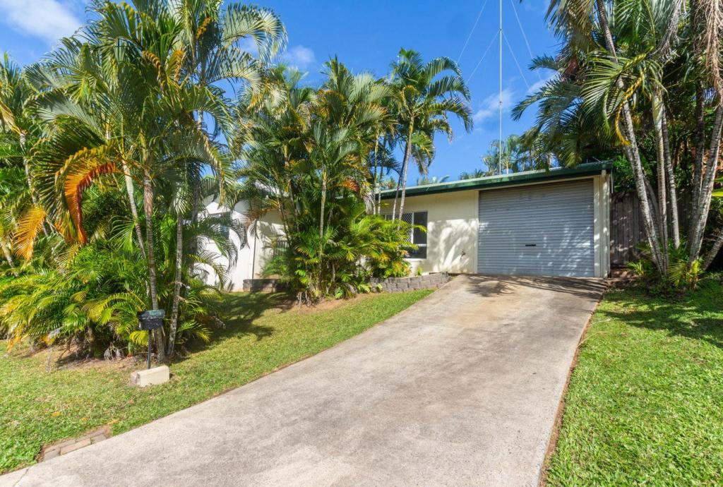 8 Trappes Ct, Mooroobool, QLD 4870