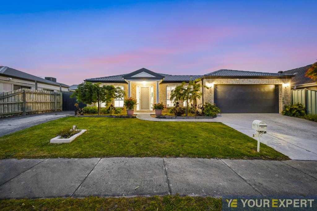 5 BLANDFORD CRES, NARRE WARREN SOUTH, VIC 3805