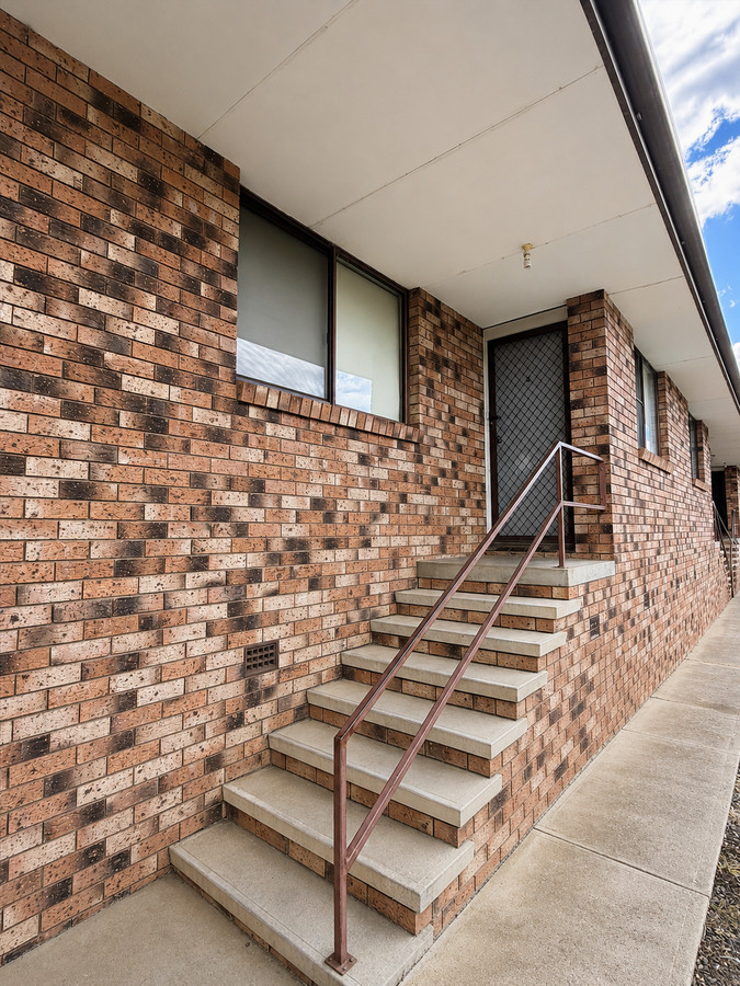 2/8A UGOA ST, NARRABRI, NSW 2390