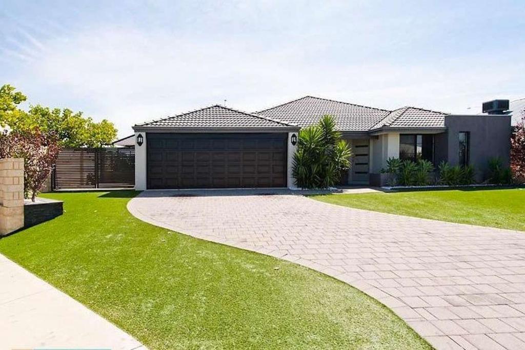 2 Chariot Turn, Harrisdale, WA 6112