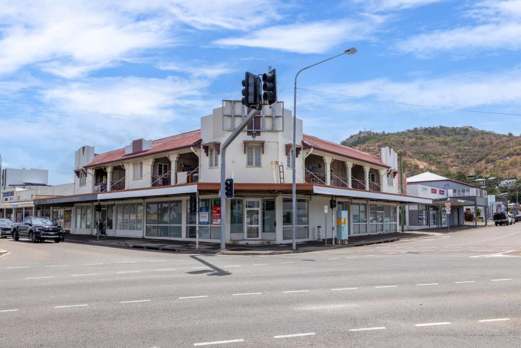 2/1-9 Ingham Rd, West End, QLD 4810