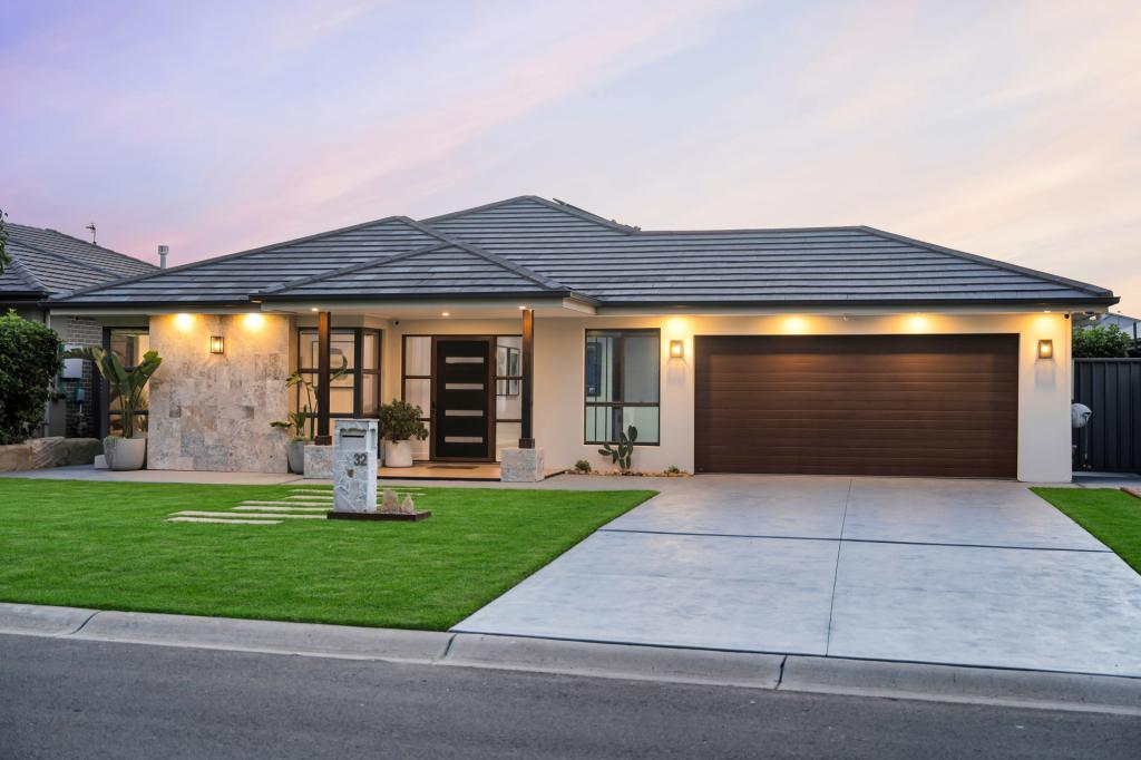 32 Cogrington Dr, Harrington Park, NSW 2567