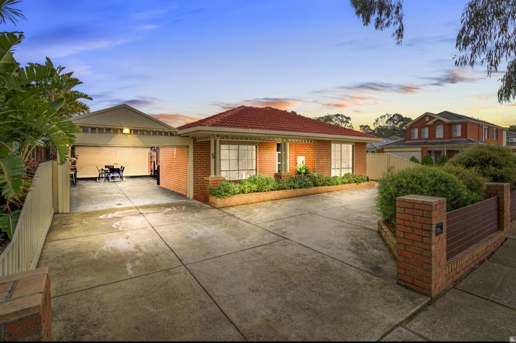 5 MIDDLE CT, THOMASTOWN, VIC 3074