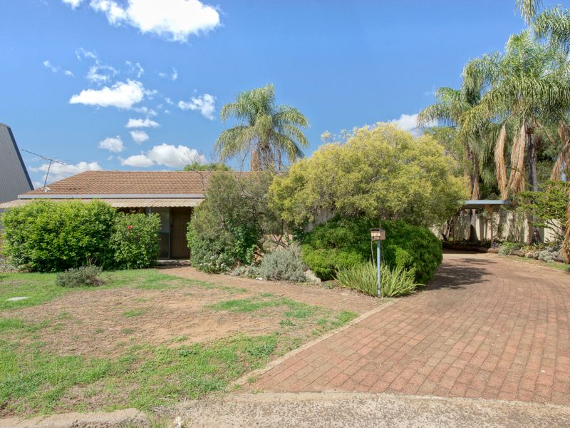 12 Wright St, Oakey, QLD 4401