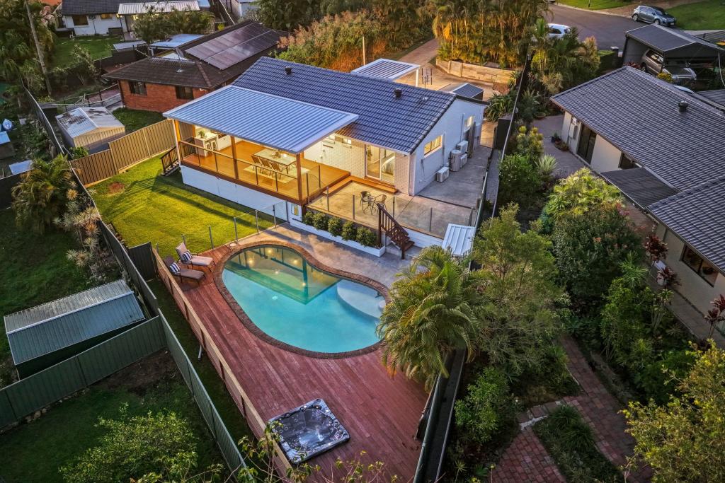 5 Rosella Ct, Carrara, QLD 4211