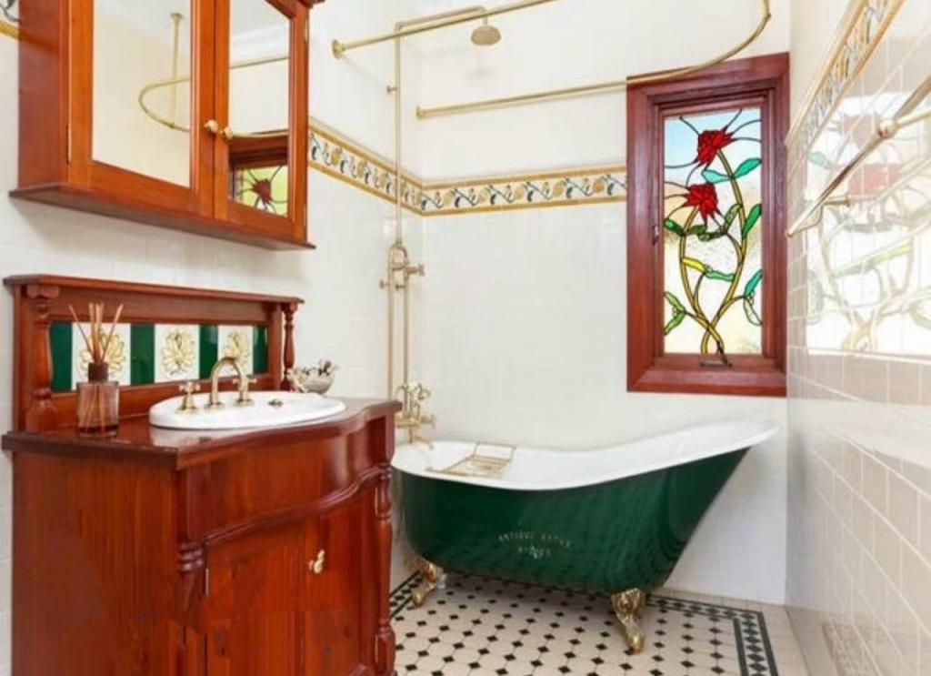 36 Chesterfield Rd, Epping, NSW 2121