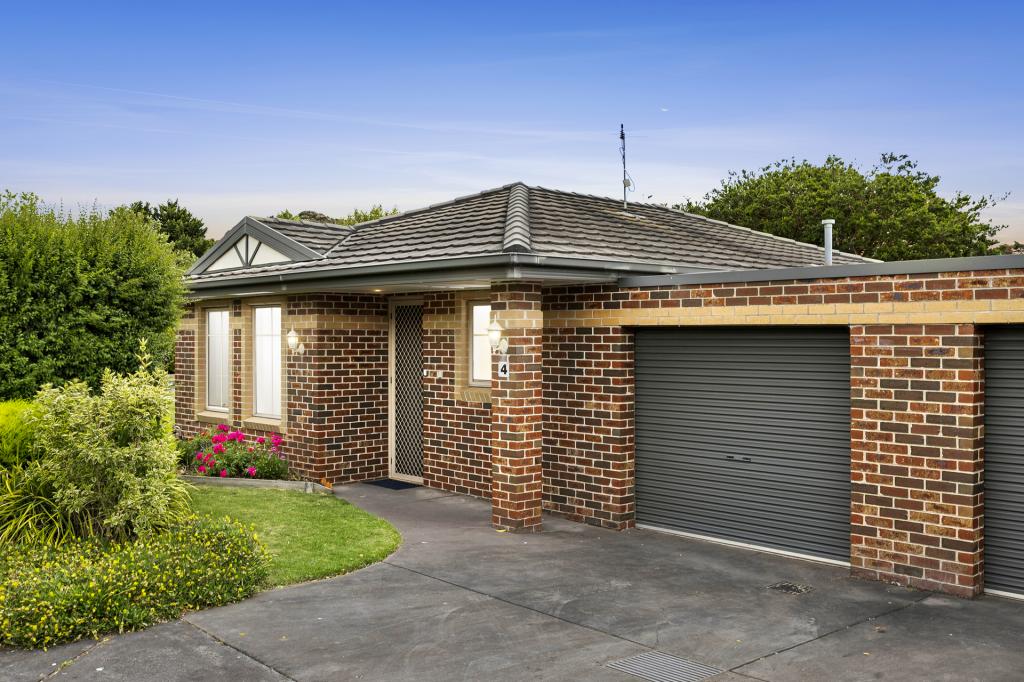 4/25 PARKHILL DR, BERWICK, VIC 3806