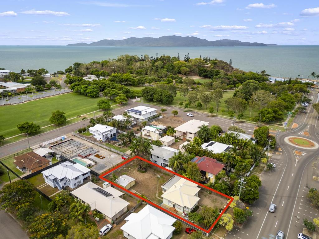 30 Howitt St, North Ward, QLD 4810