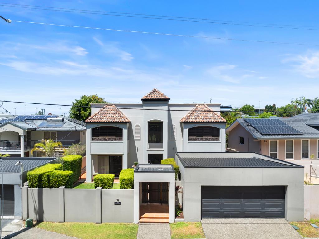 74 Slatyer Ave, Bundall, QLD 4217