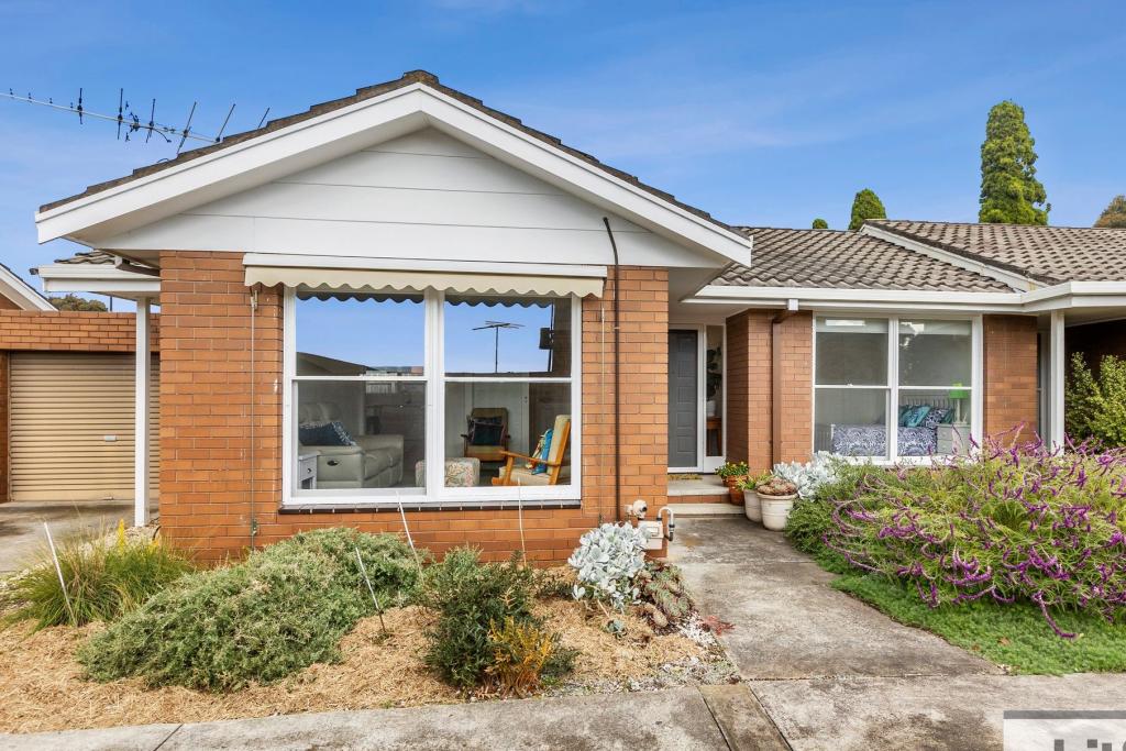 2/7 Hermitage Rd, Newtown, VIC 3220