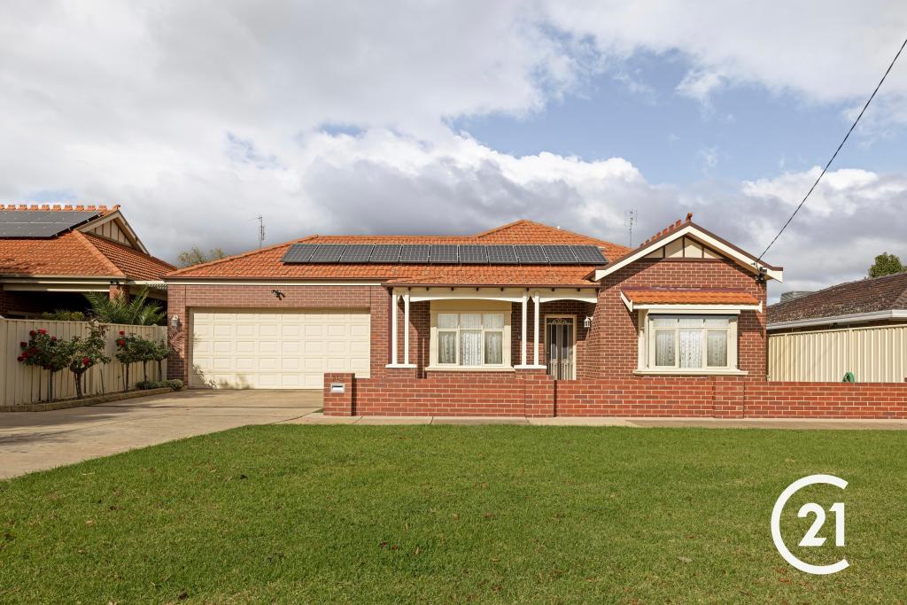 215 MCKINLAY ST, ECHUCA, VIC 3564