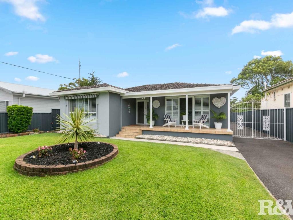 15 Winifred Ave, Umina Beach, NSW 2257