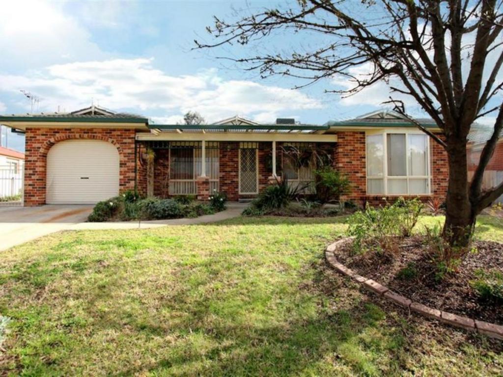 43 KIRRANG AVE, GLENFIELD PARK, NSW 2650