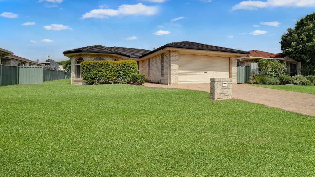 8 REEF CL, PORT MACQUARIE, NSW 2444