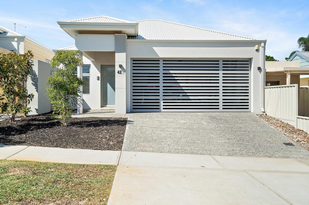 42B DEANMORE RD, SCARBOROUGH, WA 6019