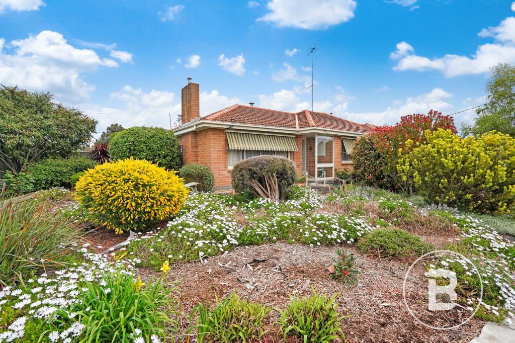 11 Webbcona Pde, Wendouree, VIC 3355