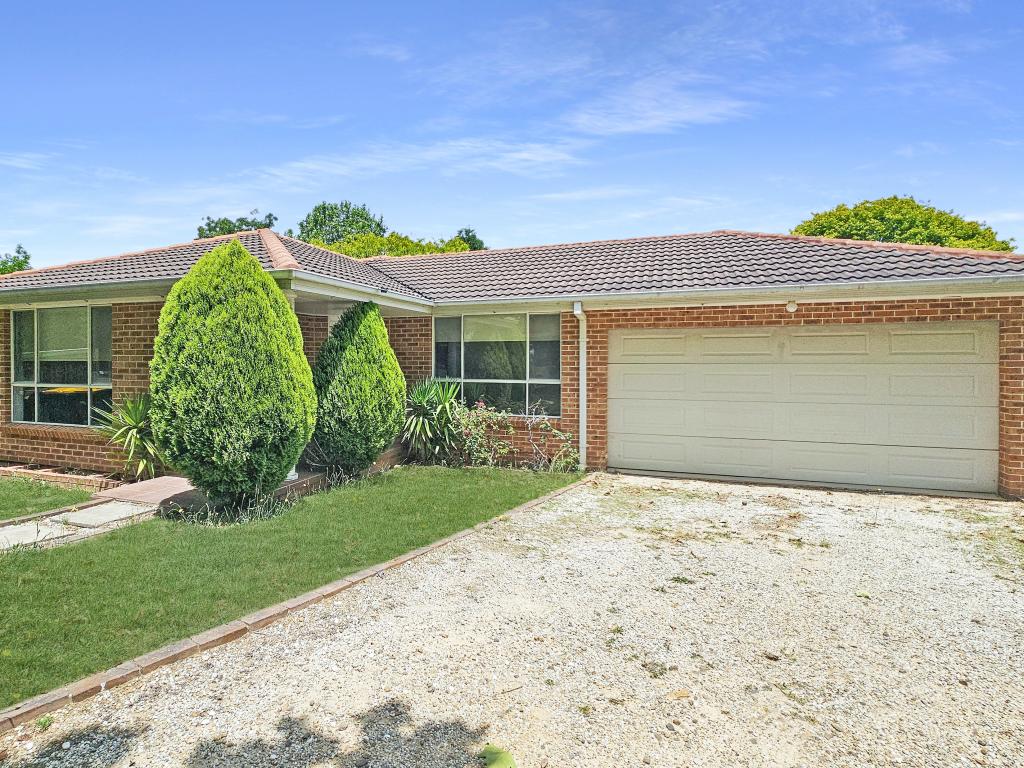 4 PLANE TREE CL, BOWRAL, NSW 2576