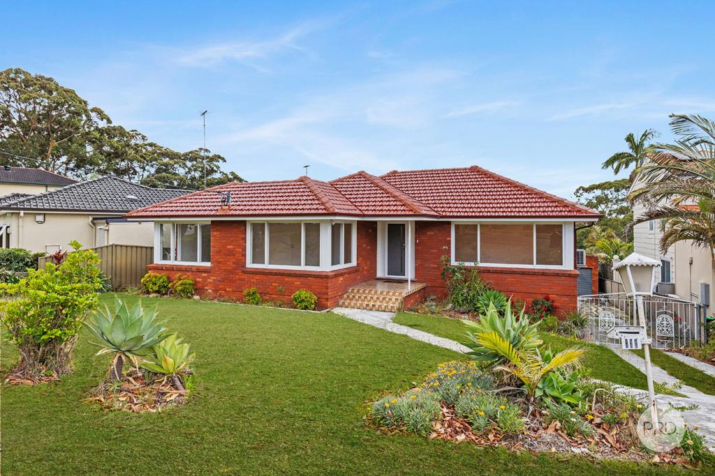 111 Lorraine St, Peakhurst Heights, NSW 2210