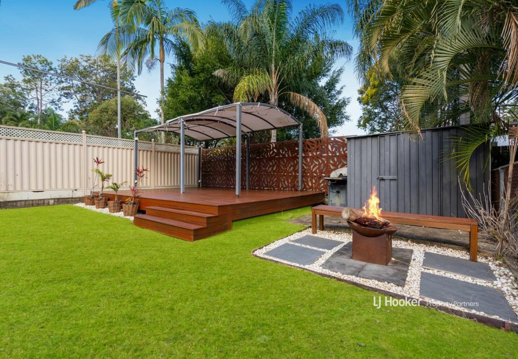 64 Dobbs St, Holland Park West, QLD 4121