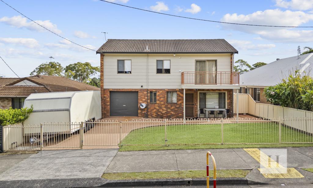 180 ELIZABETH BAY DR, LAKE MUNMORAH, NSW 2259