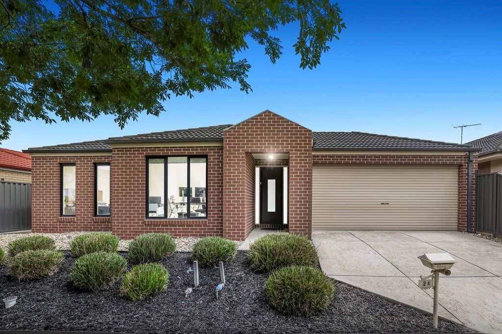 34 Kinglake Dr, Manor Lakes, VIC 3024