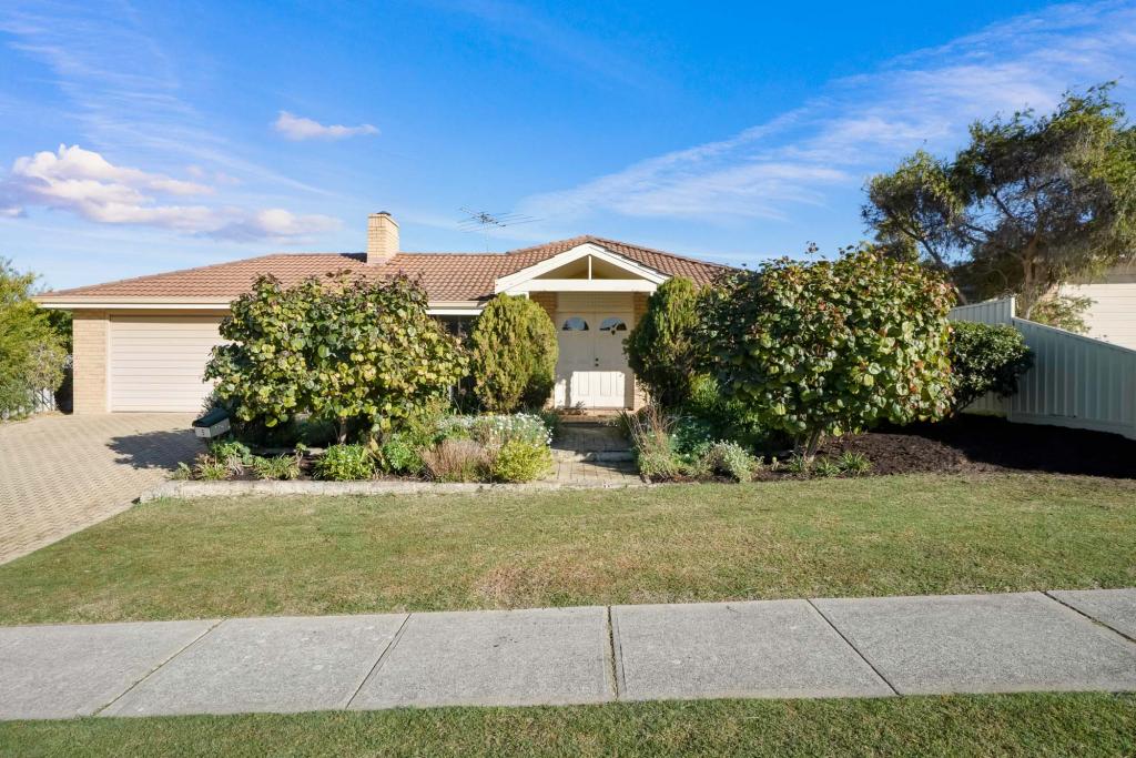 5 Dennison Dr, Ocean Reef, WA 6027