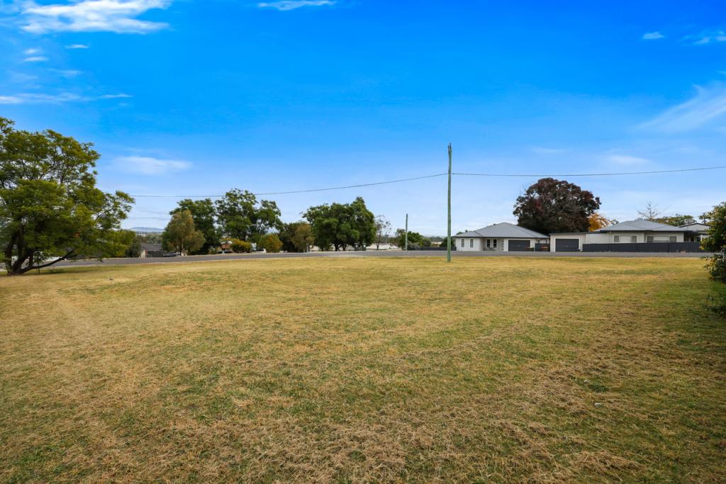 16 Curlew Cres, Oxley Vale, NSW 2340