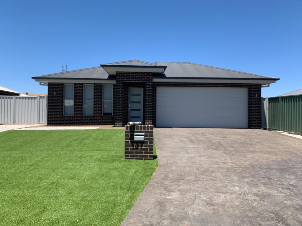 37 Magnolia Bvd, Dubbo, NSW 2830