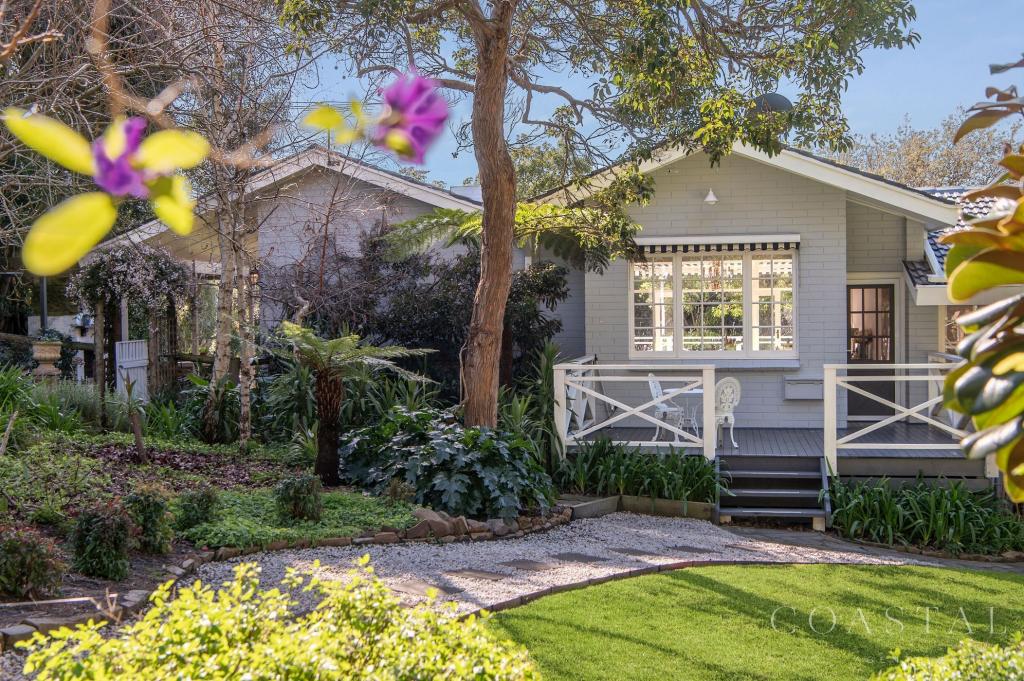 17a St Johns Lane, Mount Eliza, VIC 3930
