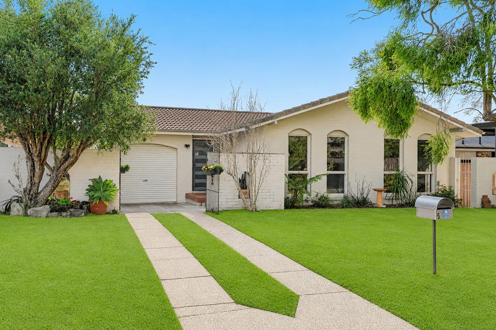 5 Faithfull St, Elderslie, NSW 2570