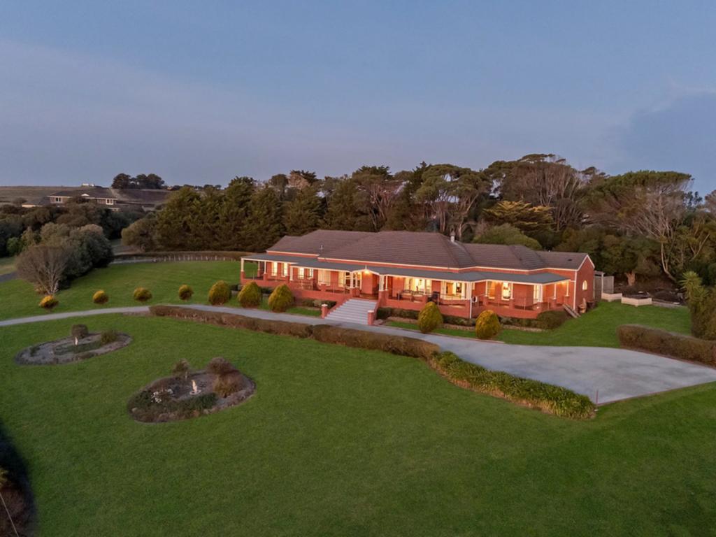 4 BANKSIA DR, WARRNAMBOOL, VIC 3280