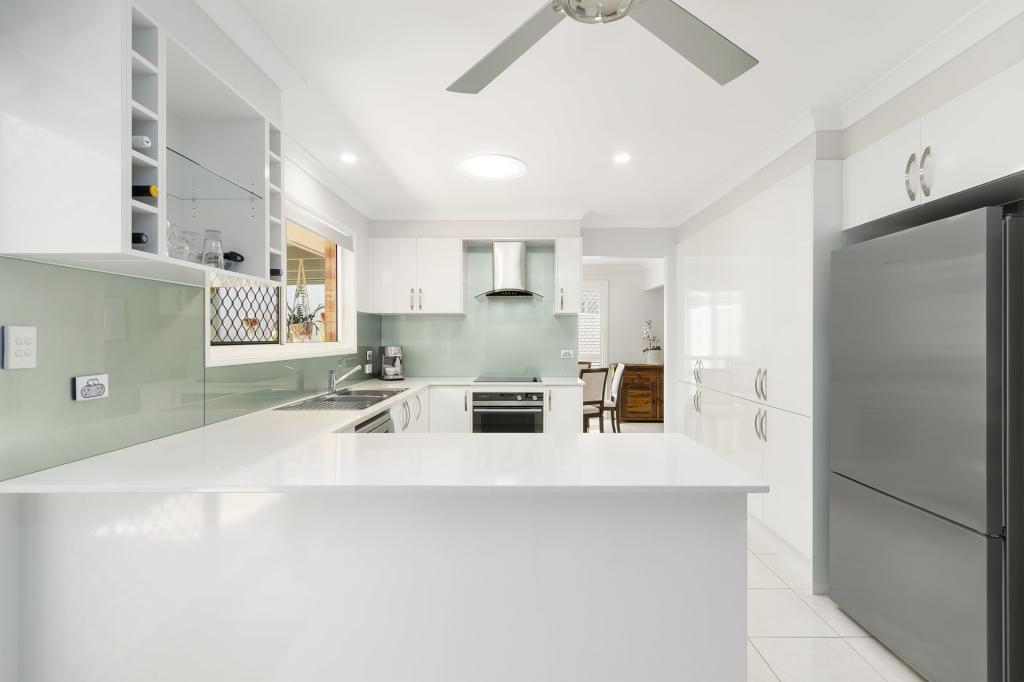 16 Shamrock Ave, Banora Point, NSW 2486