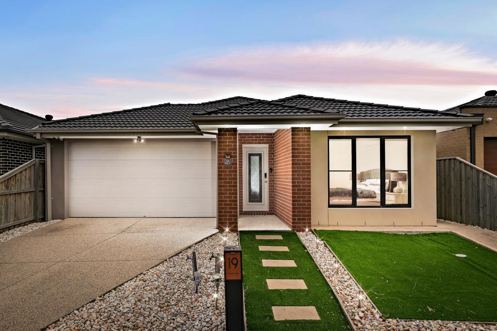 19 Wardan Ave, Greenvale, VIC 3059