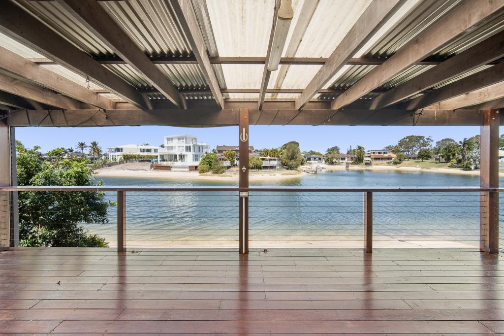 11 Weatherly Ave, Mermaid Waters, QLD 4218