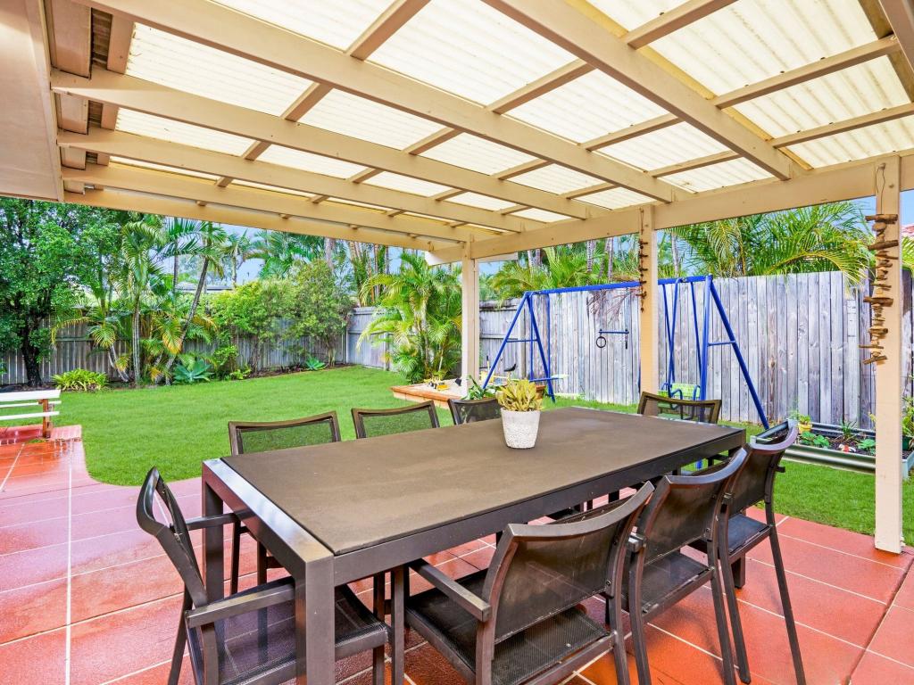 37 Warbler Pde, Varsity Lakes, QLD 4227