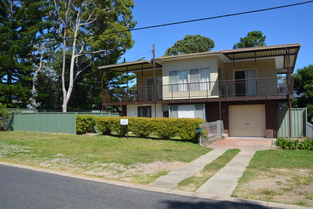 14 Charles St, Broulee, NSW 2537