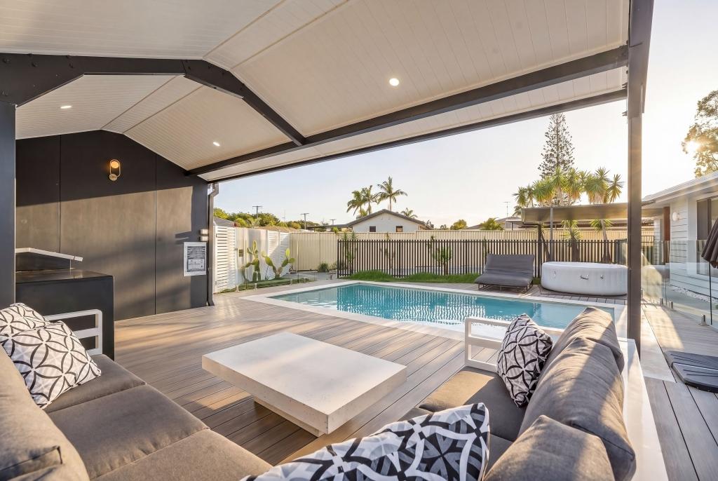 7 Tirau Pl, Broadbeach Waters, QLD 4218