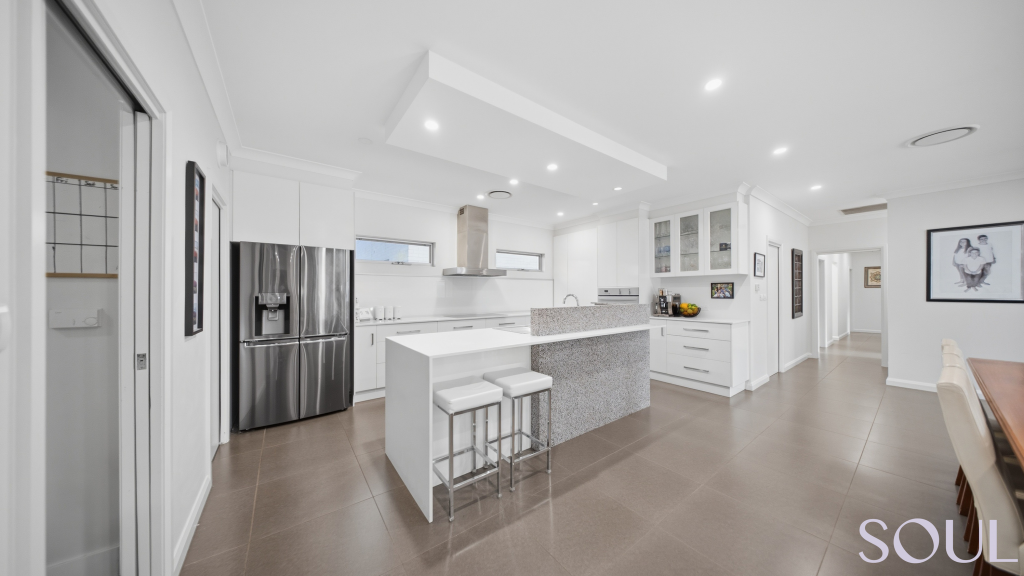 31-33 MADDEN DR, GRIFFITH, NSW 2680