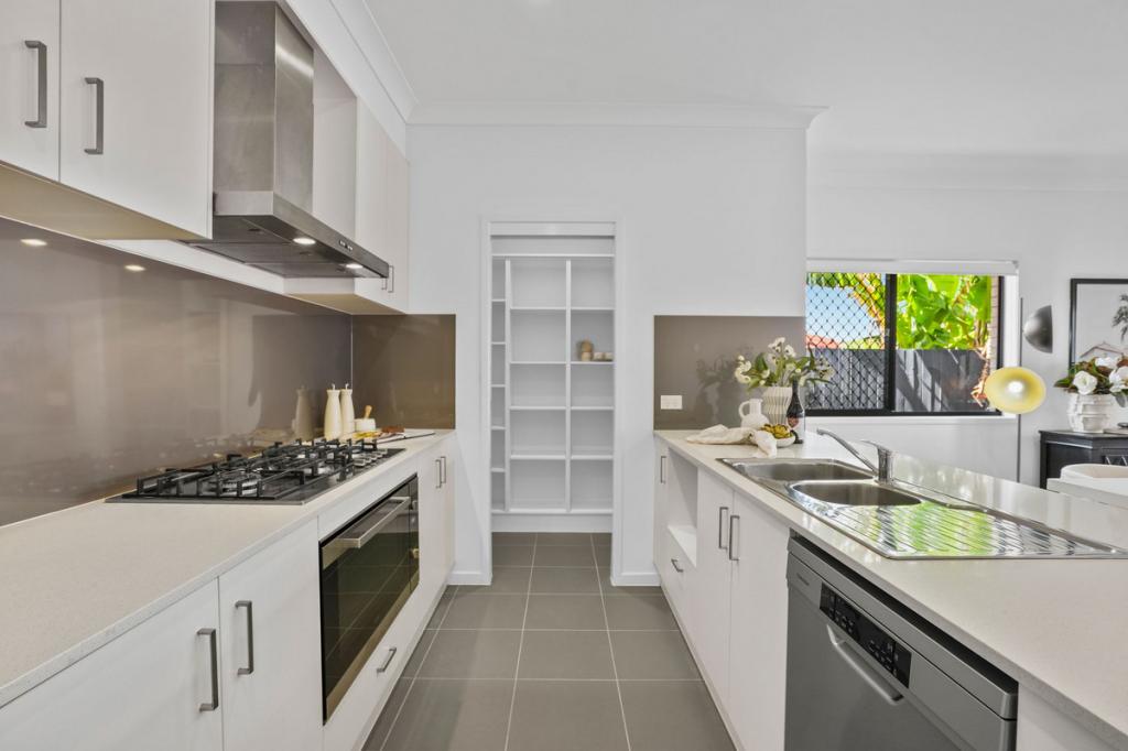 19 Stringybark St, Spring Mountain, QLD 4300