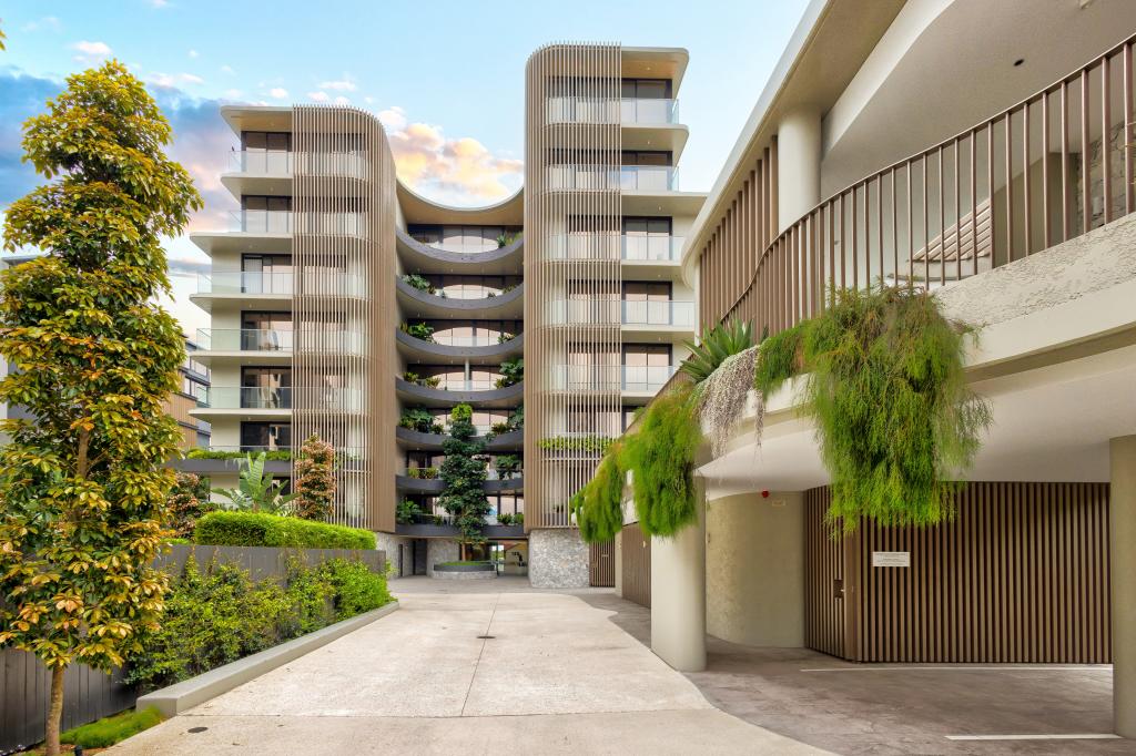 301/88 DUPORTH AVE, MAROOCHYDORE, QLD 4558
