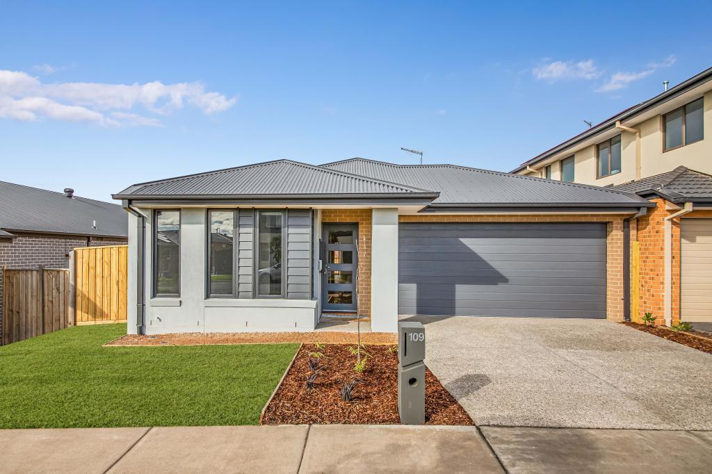 109 Sparrovale Rd, Charlemont, VIC 3217