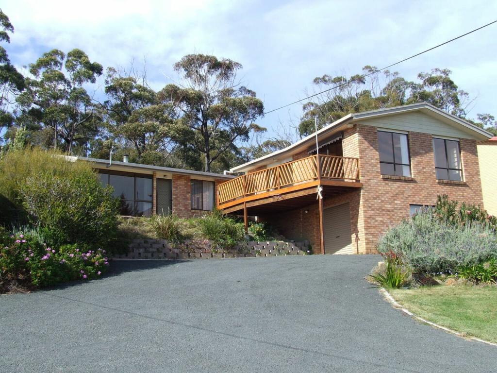 186 Main Rd, Binalong Bay, TAS 7216
