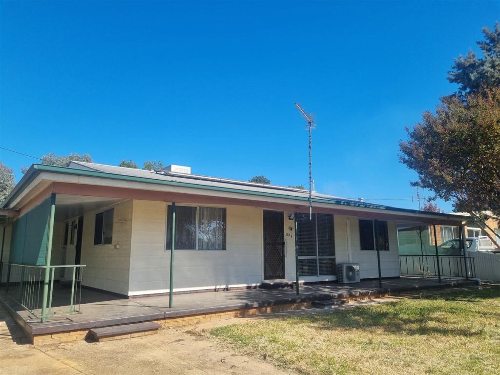124 Lyall St, Cowra, NSW 2794