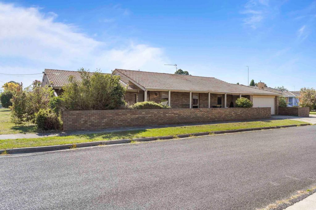 392 Forest St, Wendouree, VIC 3355