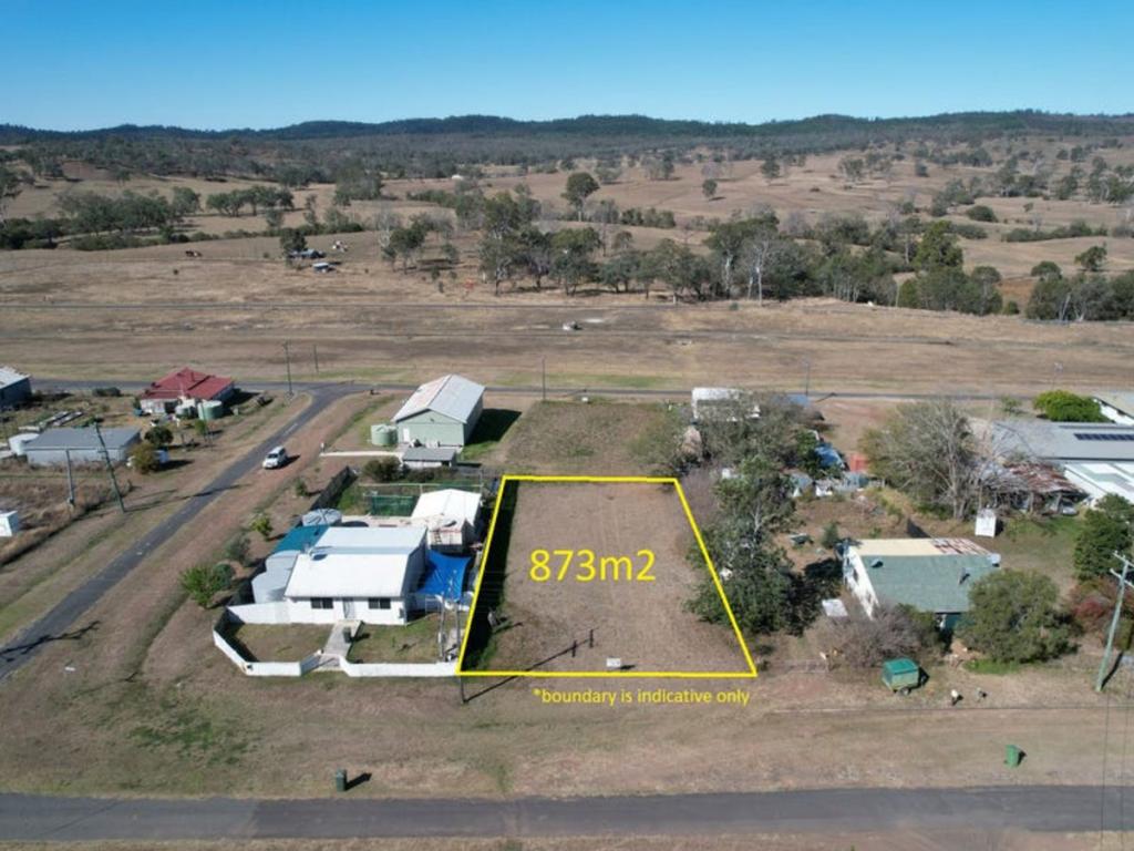 23 Pine St, Kalpowar, QLD 4630