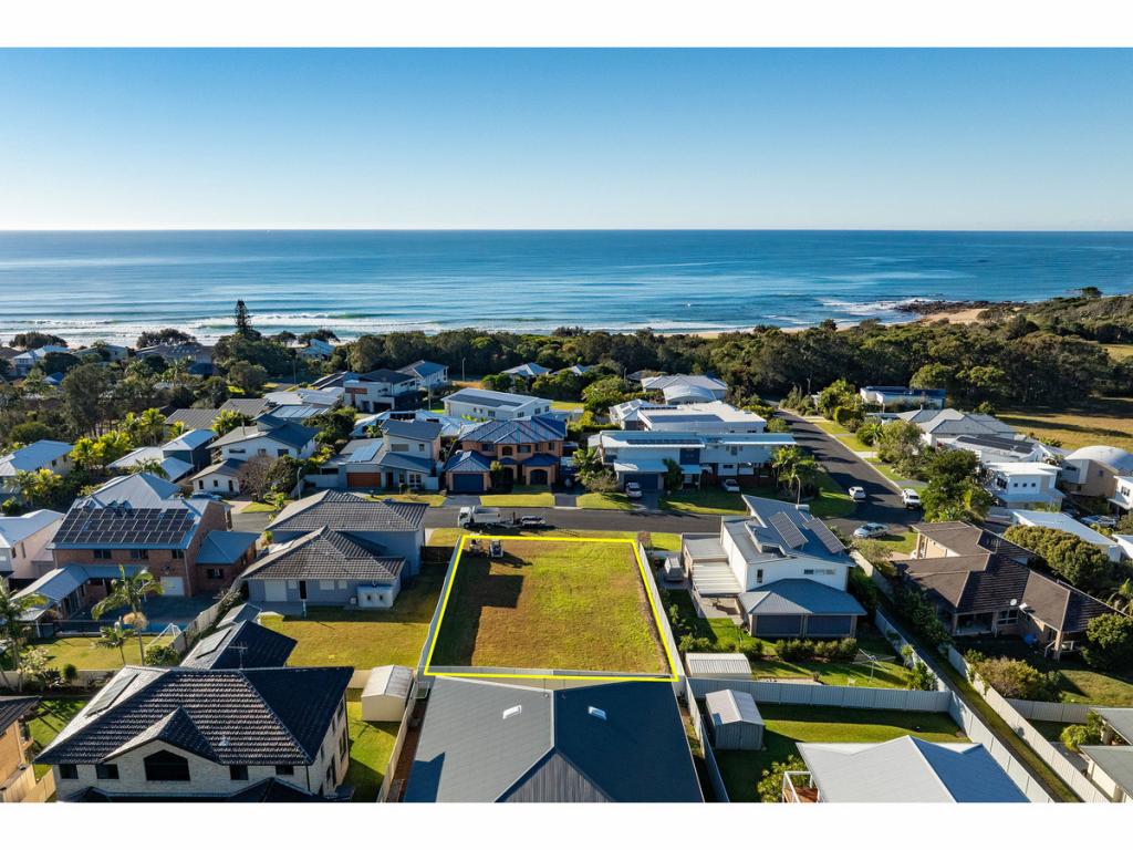 27 EMERALD DR, DIAMOND BEACH, NSW 2430