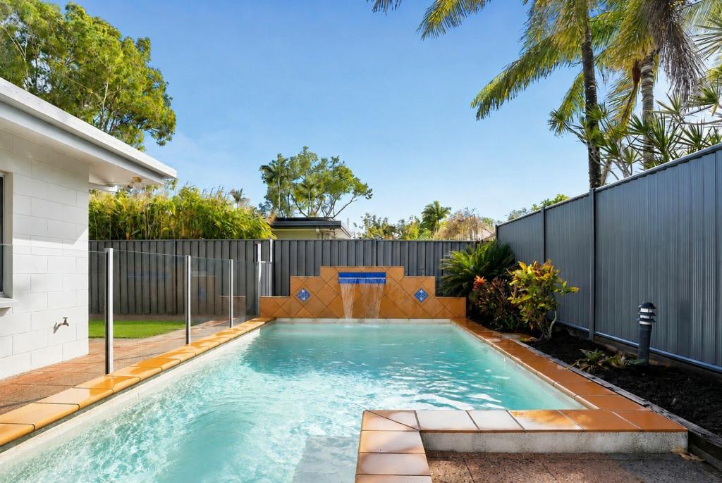 14 Almond St, Holloways Beach, QLD 4878